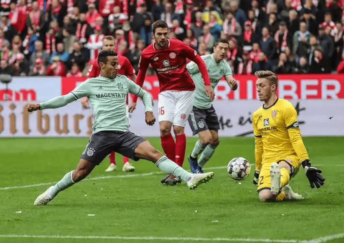 美因茨主场1-0小胜沙尔克04,豪取积分的简单介绍 美因茨主场1-0小胜沙尔克04,豪取积分的简单介绍